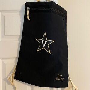 Vanderbilt Nike Black Zipper Bag